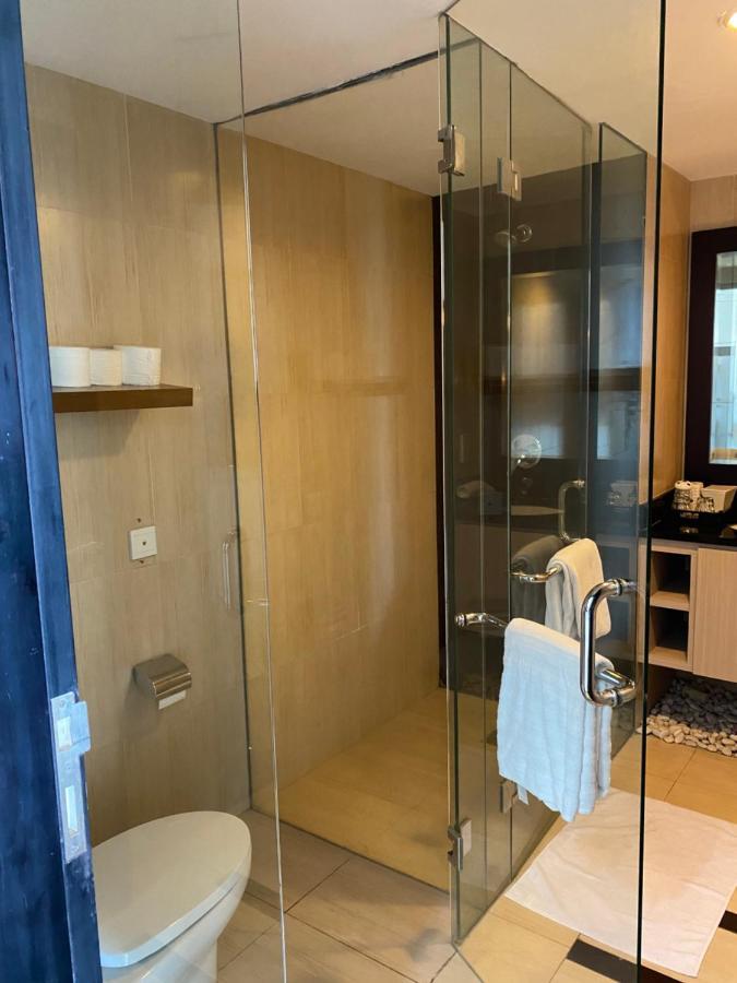 Stylish 2 Bedroom Penthouse Apt, Newly Refreshed, 50 Mbps, Pool, Gym, Resto Кута Екстер'єр фото
