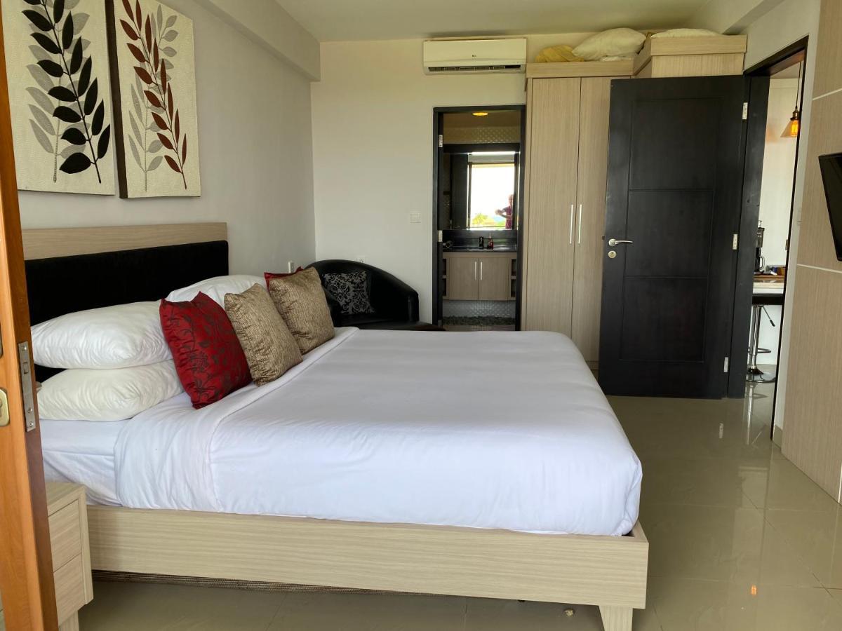 Stylish 2 Bedroom Penthouse Apt, Newly Refreshed, 50 Mbps, Pool, Gym, Resto Кута Екстер'єр фото